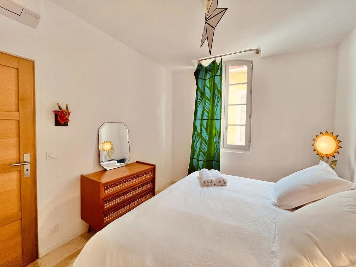 Holiday home La Maison De Limpasse Arles Arenes